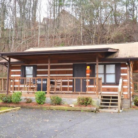 Tucked Away Cabin Pigeon Forge Exterior photo